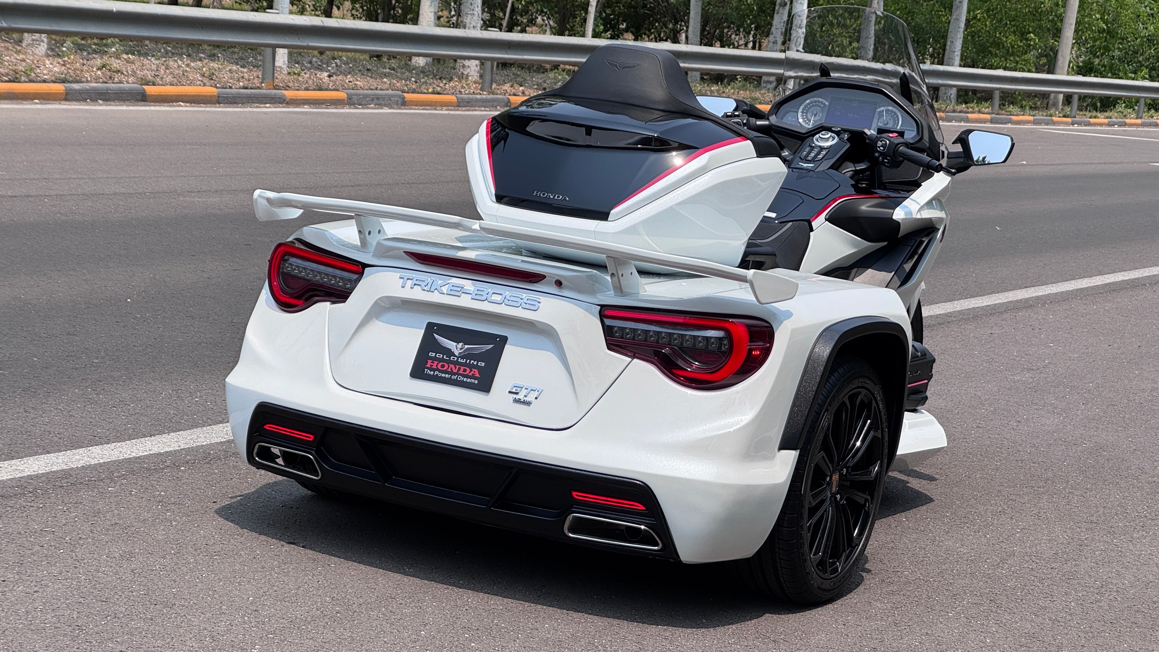 Trike Boss Goldwing Tour White